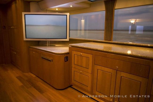 Chiêm ngưỡng ngôi nhà di động của Aston Kutcher